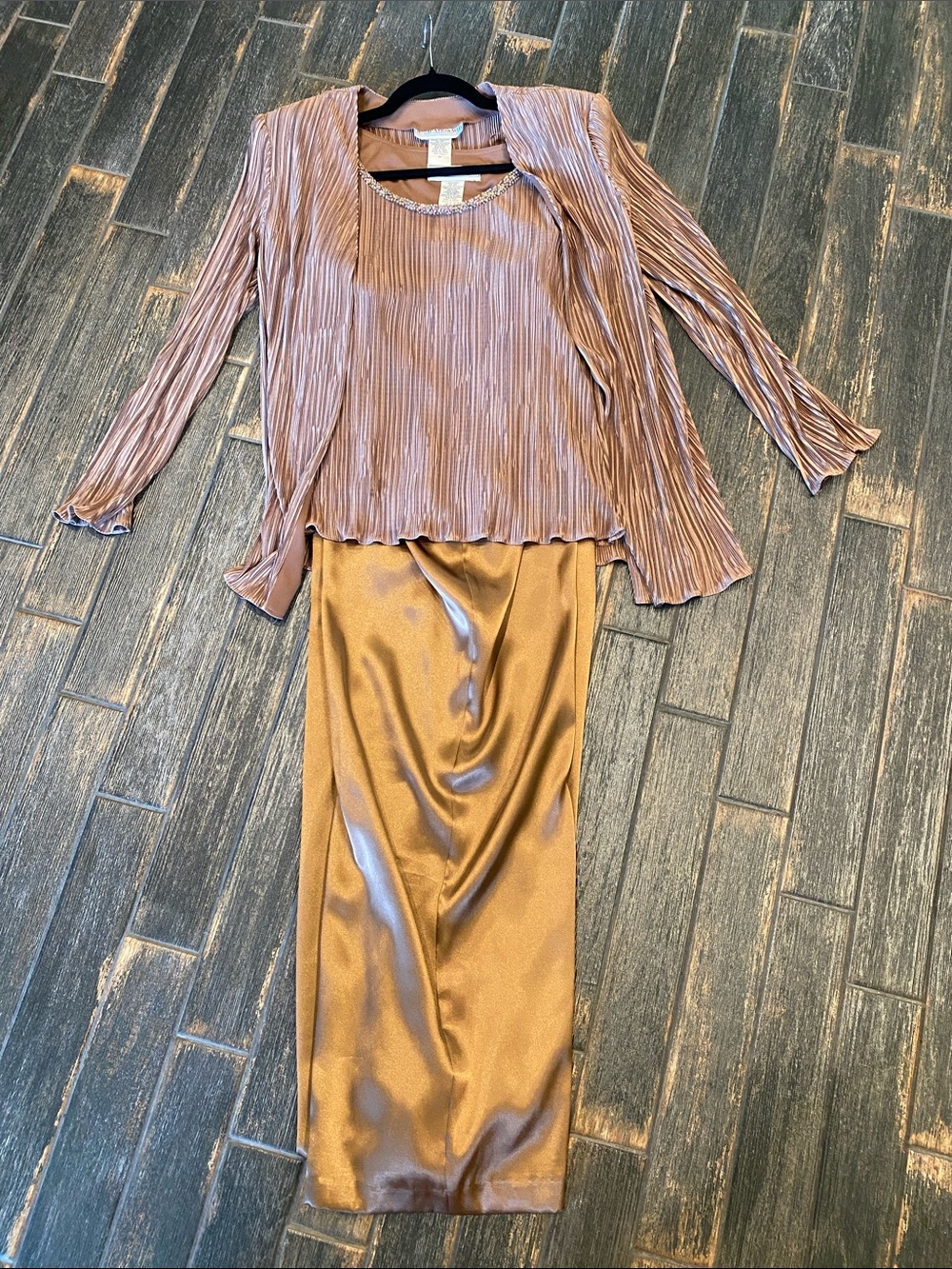 Jessica Howard Mauve Two-Piece Pleated Top with Satin Pants
